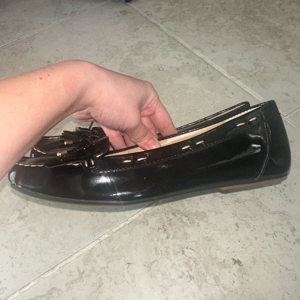 Black Leather Women's Loafers Size 8 Bow and Fringe Detail Isaac Mizrahi Live‎ - Picture 4 of 9